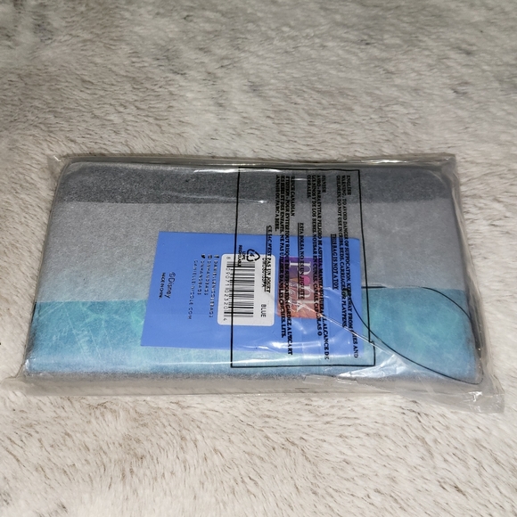 🎉❗️SALE❗️🎉 Danielle Nicole Disney Atlantis Zip Around Wallet - Picture 6 of 6